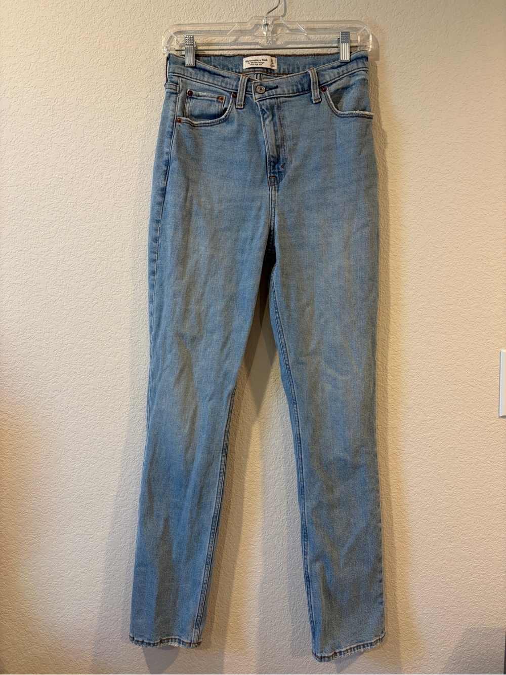 Abercrombie & Fitch Women’s The ‘90s Slim Straight Ultra High Rise Jean - 4R